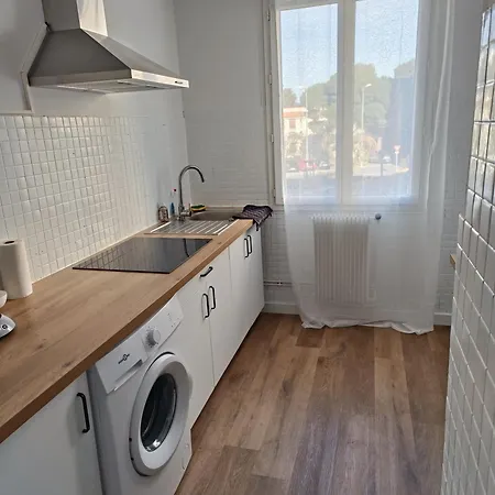 Proche Centre / 3 Apartment *