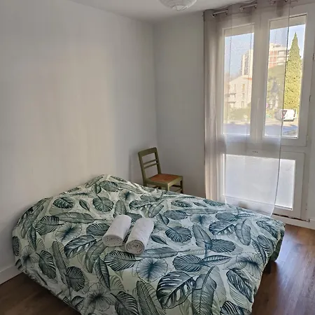 Proche Centre / 3 Apartment *